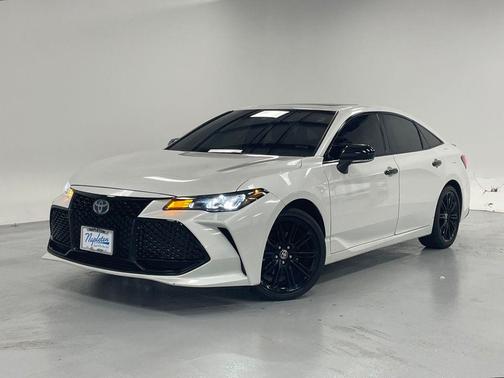 2022 Toyota Avalon Hybrid XSE Nightshade
