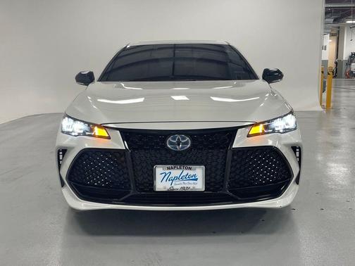 2022 Toyota Avalon Hybrid XSE Nightshade
