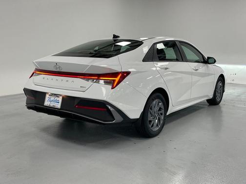 2025 Hyundai ELANTRA HEV Blue