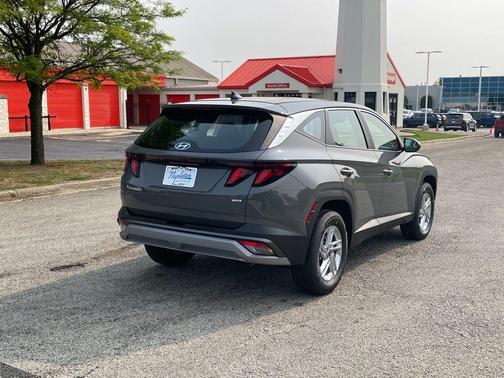 2025 Hyundai TUCSON SE