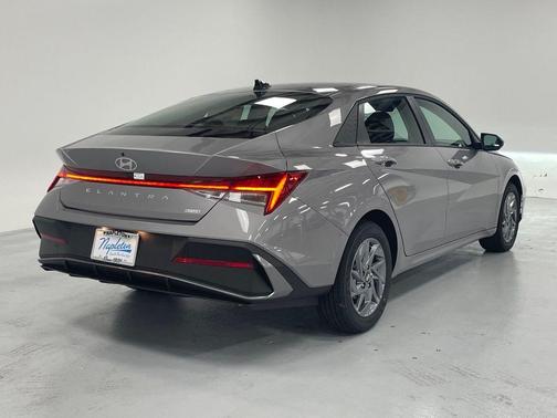 2025 Hyundai ELANTRA HEV Blue