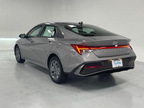 2025 Hyundai ELANTRA HEV Blue