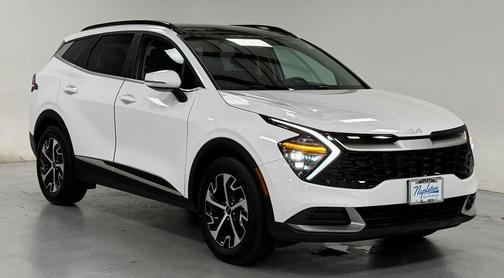 Glacial White Pearl 2025 Kia Sportage EX