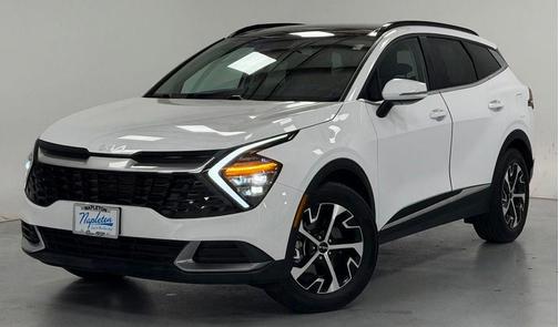 Glacial White Pearl 2025 Kia Sportage EX