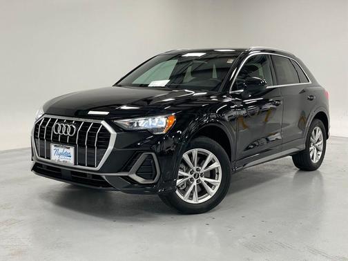 2022 Audi Q3 45 S line Premium