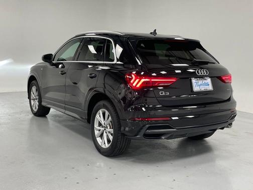 2022 Audi Q3 45 S line Premium