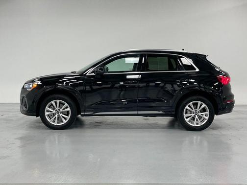 2022 Audi Q3 45 S line Premium