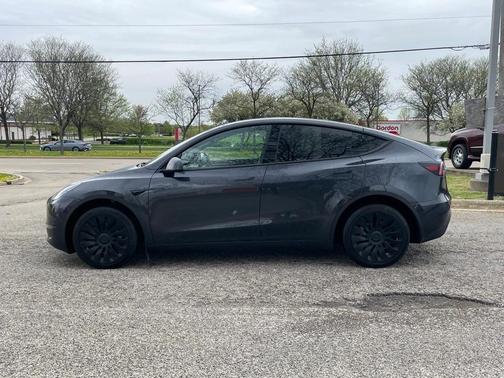 2024 Tesla Model Y Long Range