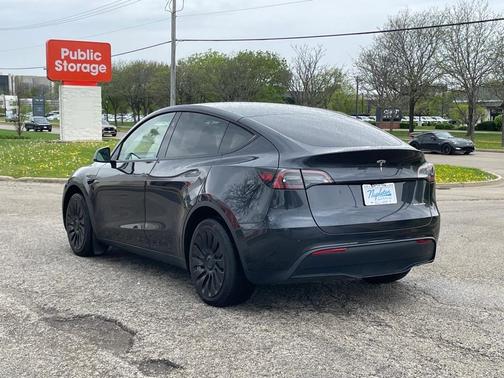 2024 Tesla Model Y Long Range