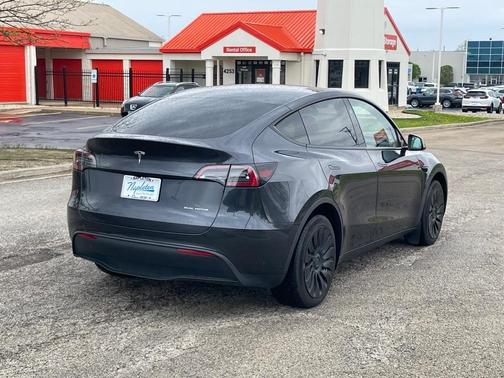2024 Tesla Model Y Long Range