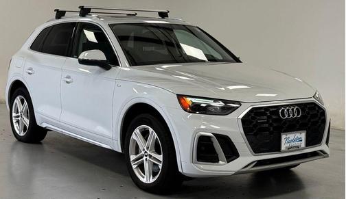 Glacier White Metallic 2021 Audi Q5 e 55 Premium
