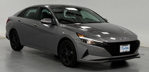 Metal 2023 Hyundai ELANTRA SEL