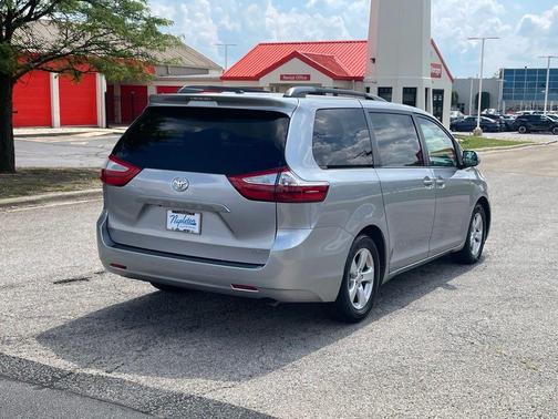 2015 Toyota Sienna LE