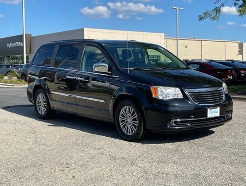 2014 Chrysler Town & Country Touring-L