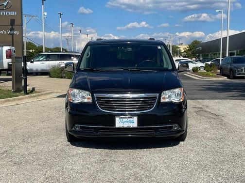 2014 Chrysler Town & Country Touring-L