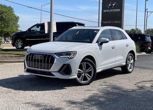2022 Audi Q3 45 S line Premium