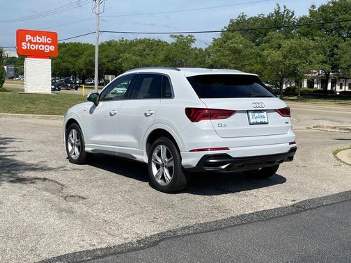 2022 Audi Q3 45 S line Premium