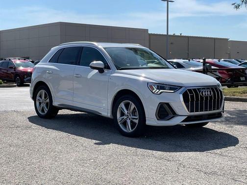 2022 Audi Q3 45 S line Premium