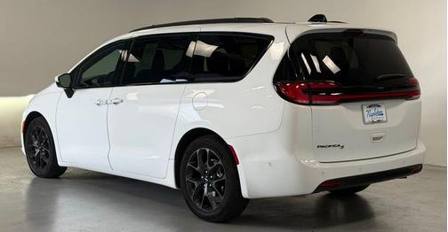 Bright White Clearcoat 2023 Chrysler Pacifica Touring-L