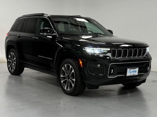 Diamond Black 2022 Jeep Grand Cherokee Overland