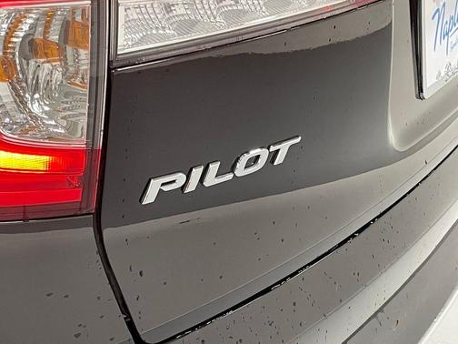 2022 Honda Pilot Touring 7-Passenger