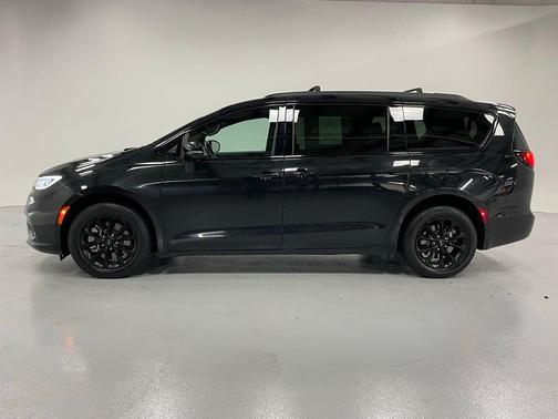 2021 Chrysler Pacifica Touring-L
