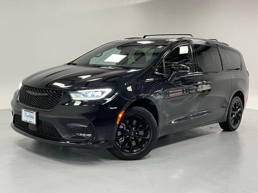2021 Chrysler Pacifica Touring-L