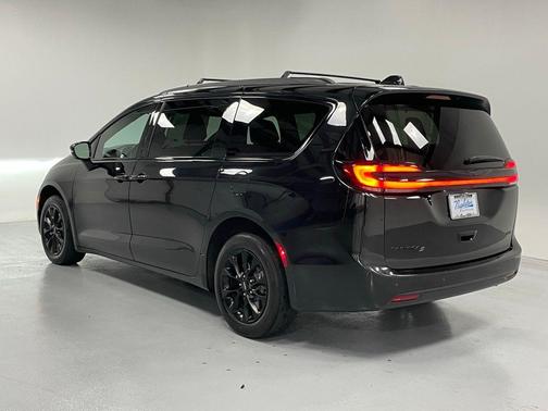 2021 Chrysler Pacifica Touring-L