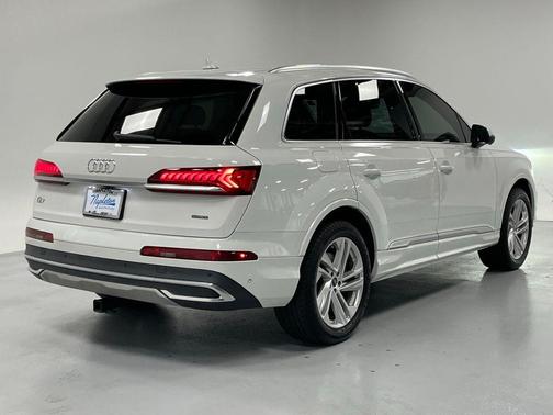 2021 Audi Q7 45 Premium