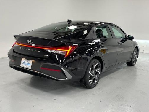 2025 Hyundai ELANTRA HEV SEL Sport
