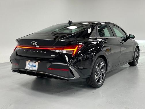 2025 Hyundai ELANTRA HEV Limited