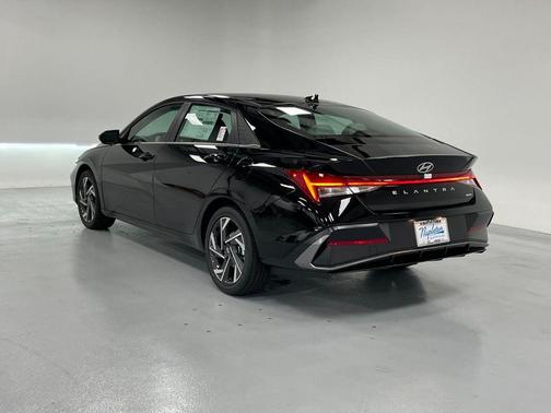 2025 Hyundai ELANTRA HEV Limited