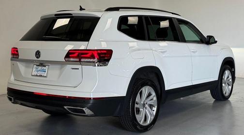 Pure White 2023 Volkswagen Atlas 2.0T SE
