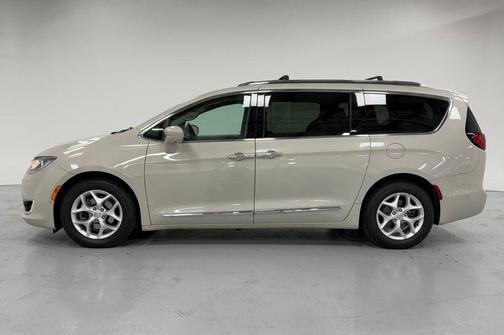 2020 Chrysler Pacifica Touring-L Plus