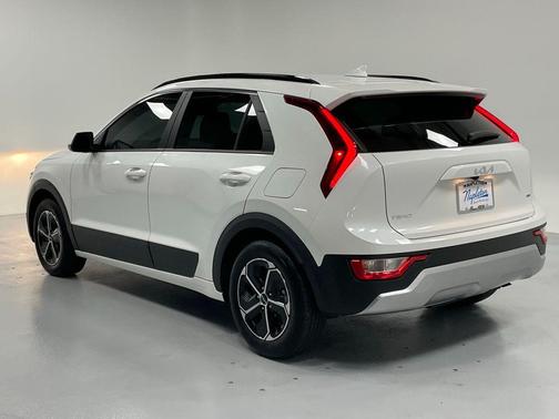 2023 Kia Niro LX