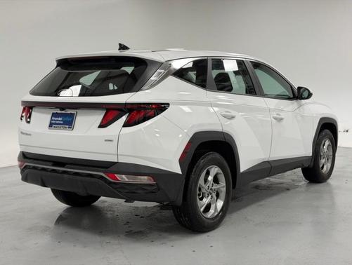 2023 Hyundai TUCSON SE