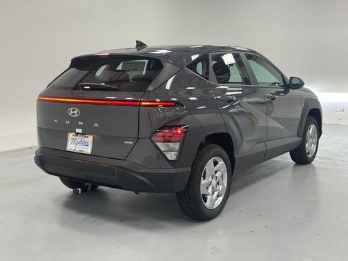2025 Hyundai KONA SE