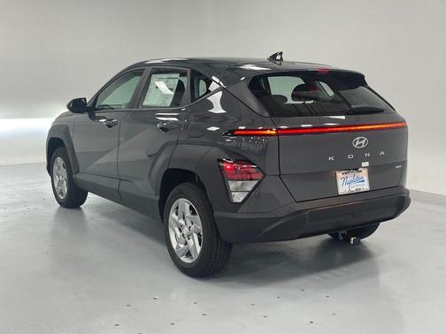 2025 Hyundai KONA SE