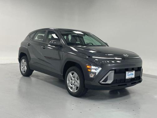 2025 Hyundai KONA SE