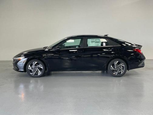 2025 Hyundai ELANTRA HEV Limited