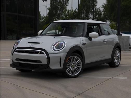 Silver 2024 MINI SE Hardtop Cooper