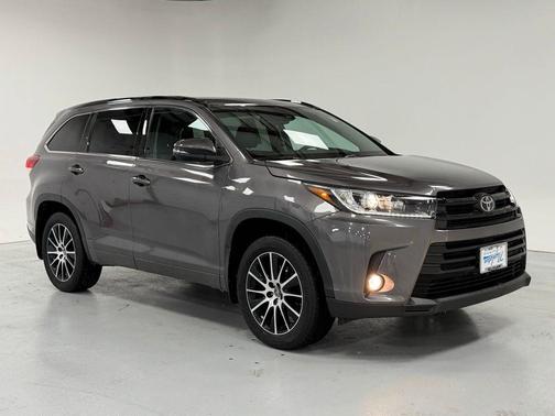 2017 Toyota Highlander SE