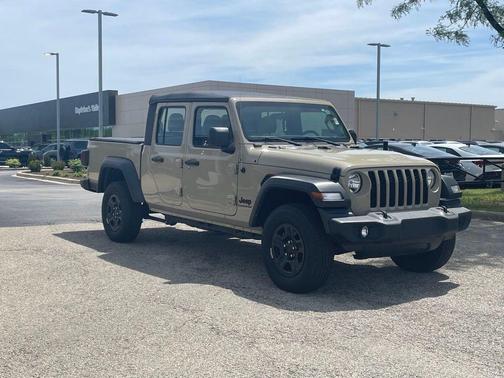 2022 Jeep Gladiator Sport