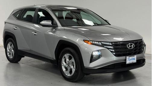 Shimmering Silver 2024 Hyundai TUCSON SE