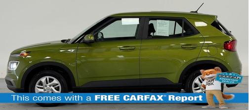 Apple Green 2023 Hyundai VENUE SE