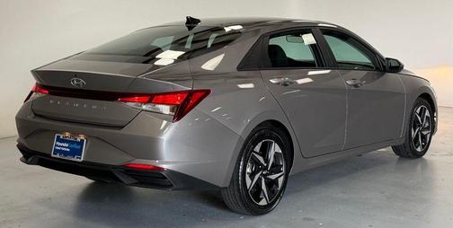 Metal 2023 Hyundai ELANTRA SEL