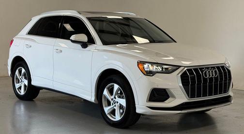 Ibis White 2022 Audi Q3 40 Premium