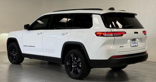 Bright White Clearcoat 2023 Jeep Grand Cherokee L Laredo