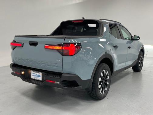 2025 Hyundai SANTA CRUZ SEL Activity