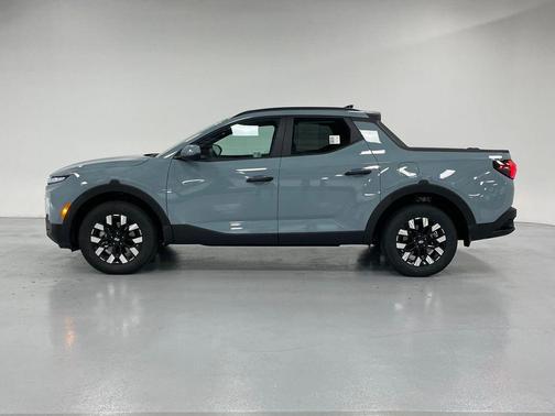 2025 Hyundai SANTA CRUZ SEL Activity